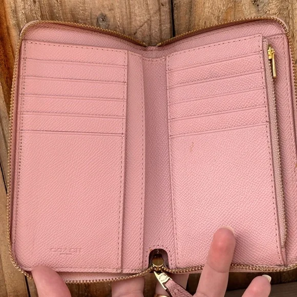 COACH Pink Crossgrain Leather Zip-Around Wallet RETAILS $238 - Picture 11 of 16
